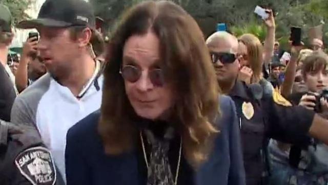 Название: Ozzy Osbourne visits San Antonio.jpg
Просмотров: 180

Размер: 30.4 Кб