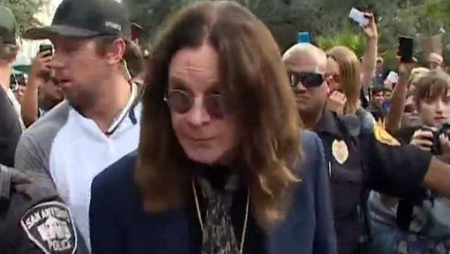 Название: Ozzy Osbourne visits San Antonio.jpg
Просмотров: 121

Размер: 30.4 Кб